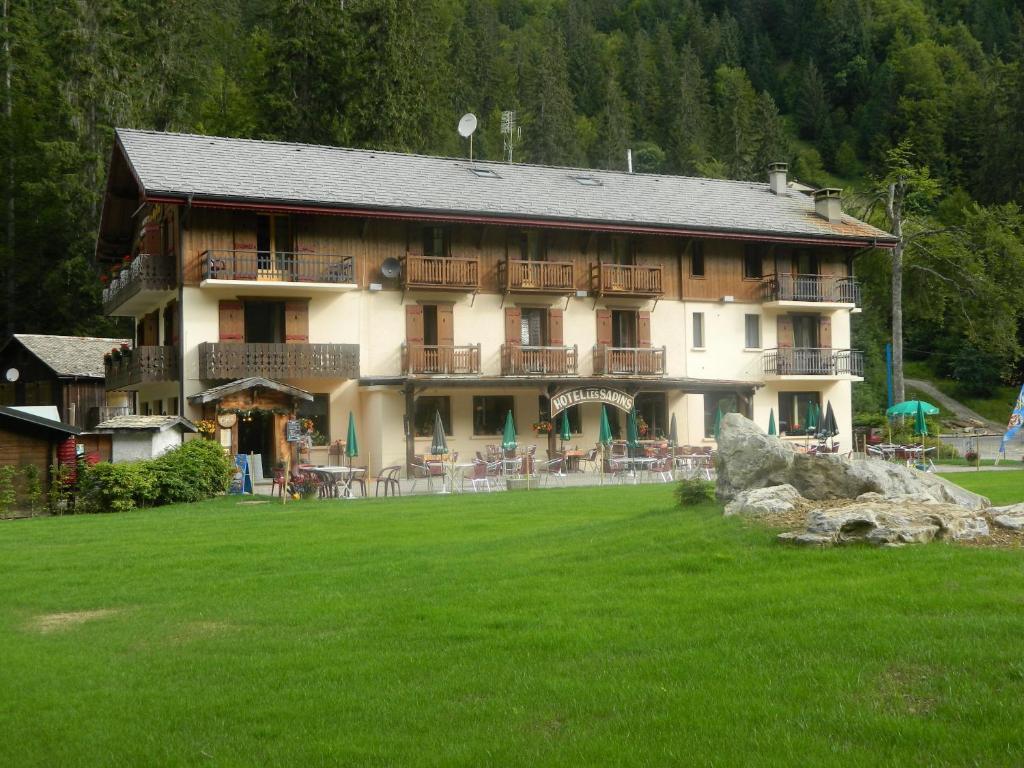 Logis Hotel Les Sapins Montriond Extérieur photo