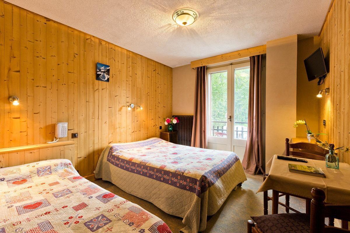 Logis Hotel Les Sapins Montriond Extérieur photo