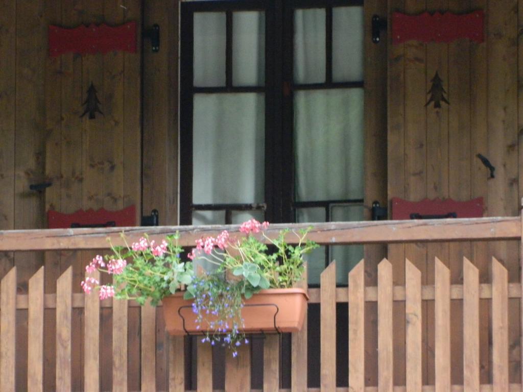 Logis Hotel Les Sapins Montriond Extérieur photo